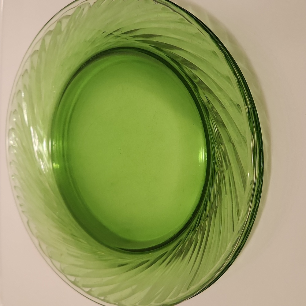 Pyrex Festiva Spring Green Swirl Glass Dinner Plates Set of 4 Vintage - Picture 2 of 5